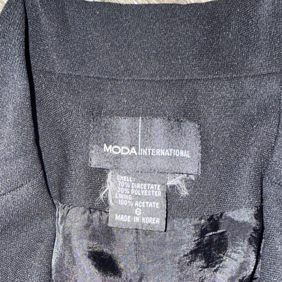 Moda International Classic Black Blazer - Picture 3 of 3